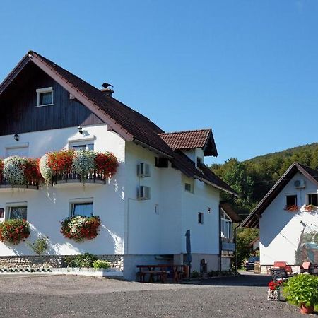 House Pox Hotel Plitvička Jezera Buitenkant foto