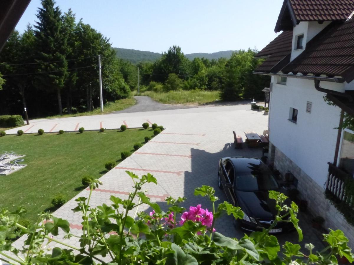 House Pox Hotel Plitvička Jezera Buitenkant foto