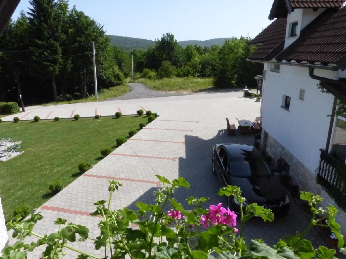 House Pox Hotel Plitvička Jezera Buitenkant foto